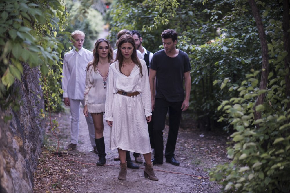 MV5BMWM0ZTFiOGUtZDcwMi00ZmRmLWI5MjAtYTE1YTQ0ZTEyMzQyXkEyXkFqcGdeQXVyMjY1MDQ0NDQ@._V1_SY1000_CR0,0,1498,1000_AL_