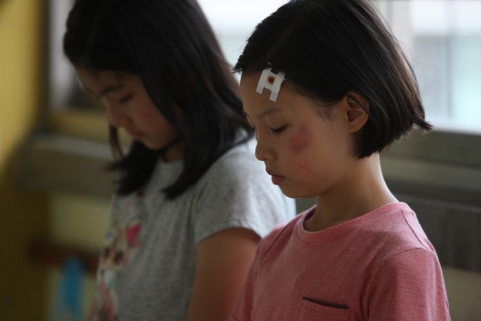 1234446_the-world-of-us