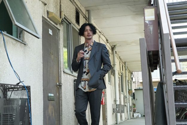 Room-Laundering-4-625x418