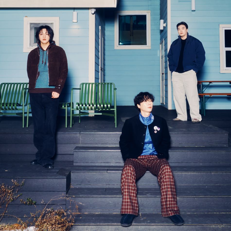 KIK shines on their second EP, "LOW KIK" / Image courtesy of MPMG MUSIC