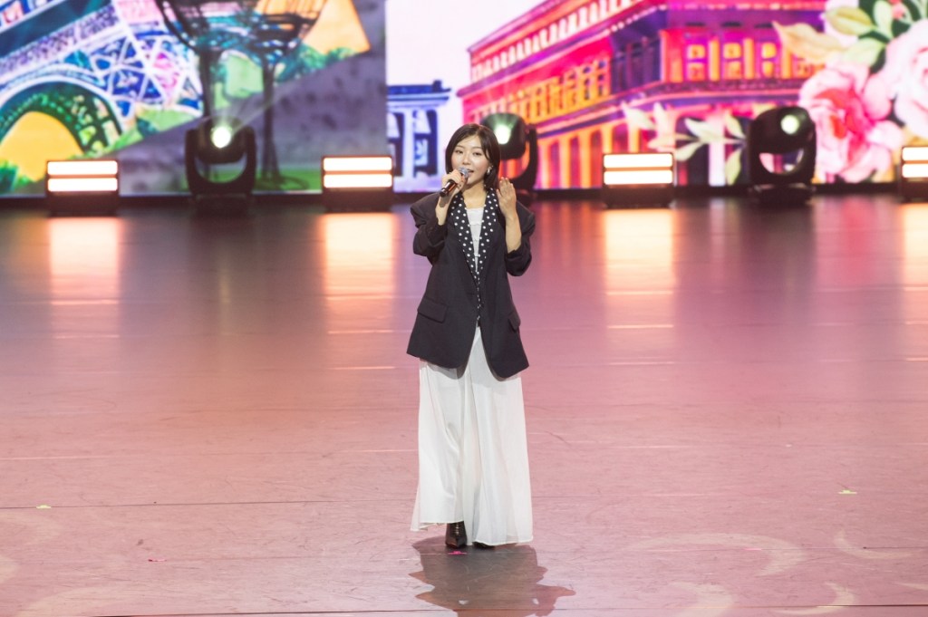 Stella Jang's presence changed the emotional colour of the night in the best way possible / Image © 2026 SBS, courtesy of K-EXPO Inkigayo Paris.